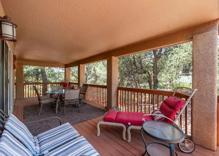 3 Bdrm Next To Trails With Hot Tub