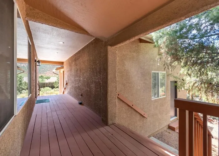 Holiday home 3 Bdrm Next To Trails With Hot Tub *