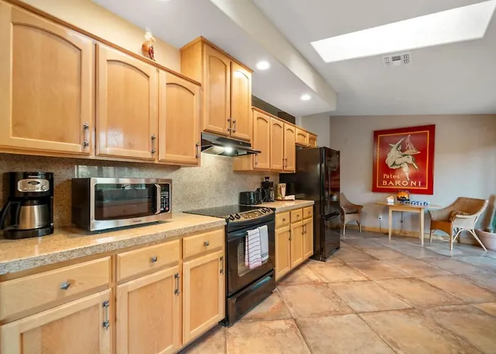 Holiday home 3 Bdrm Next To Trails With Hot Tub
