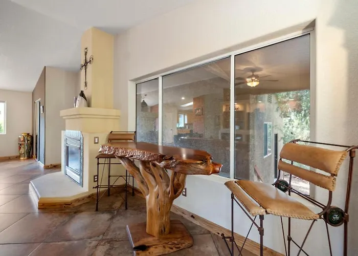 3 Bdrm Next To Trails With Hot Tub