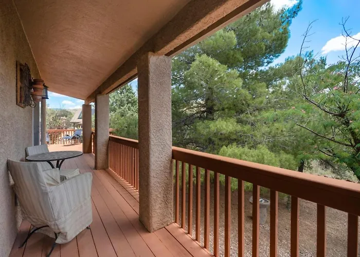 3 Bdrm Next To Trails With Hot Tub